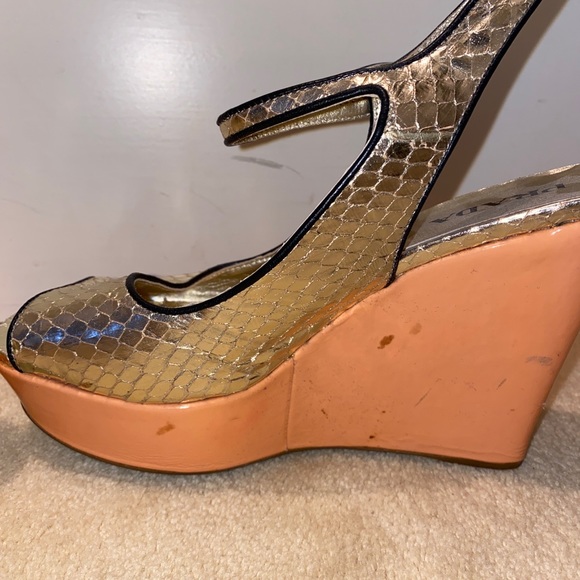Prada gold sling back peep toe wedge with black trim size 7 - Picture 5 of 13